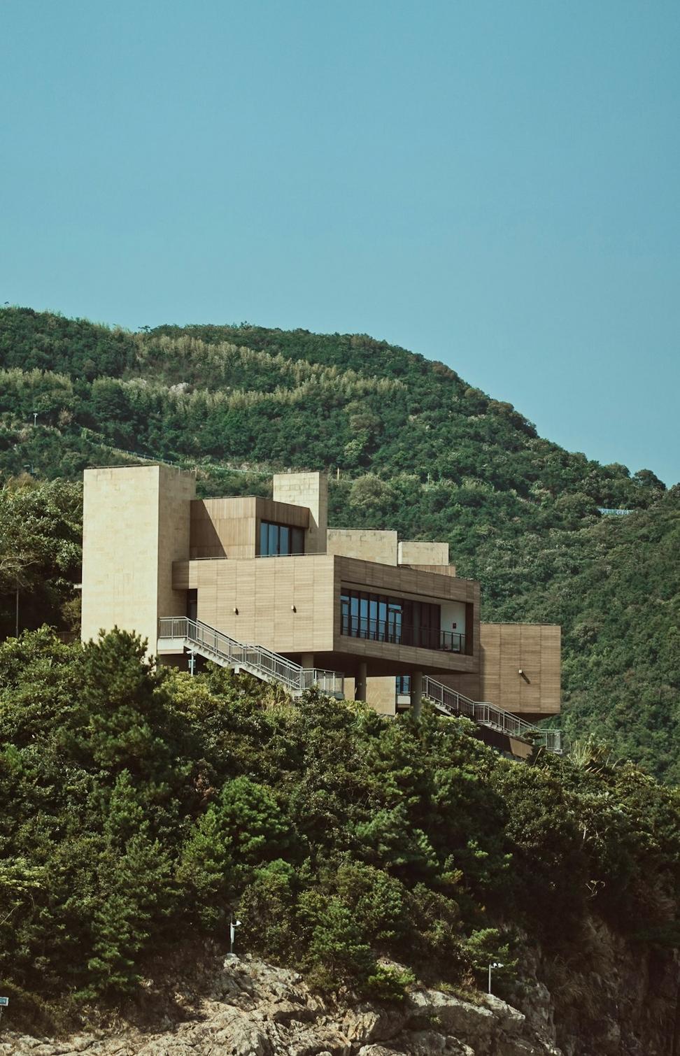 Ridgeline Residence